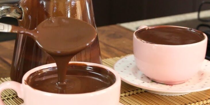 Chocolate quente Amaretto receita simples fácil