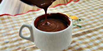Chocolate quente com bicarbonato