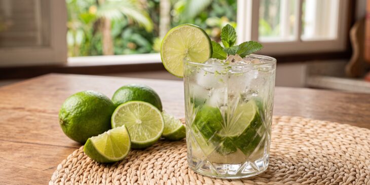 Drink de limão com Pitú simples