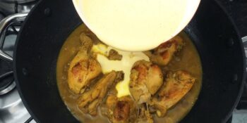 Frango cozido com milho de lata