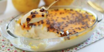 Mousse de maracujá com suco concentrado