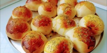 Pãezinhos de queijo com frango