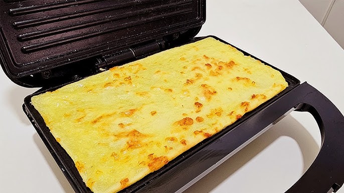 Sanduíche de pão de queijo na sanduicheira receita