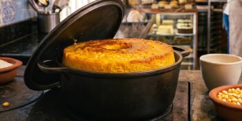 Bolo de milho feito no fogão e não no forno