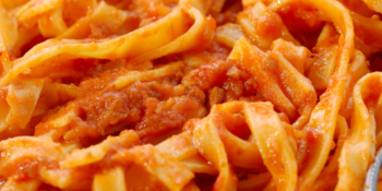 Macarrão à bolonhesa simples