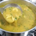 Sopa de capeletti com legumes receita
