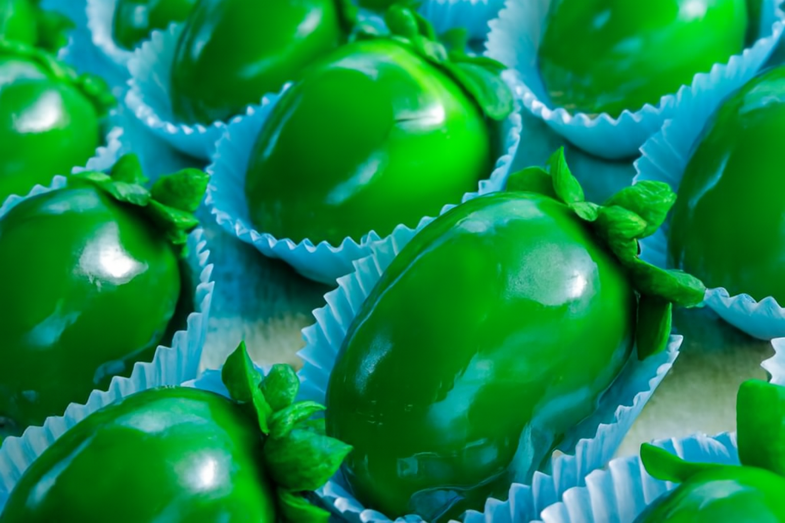 Como fazer morango do amor com pistache - Foto: Receitinhas 