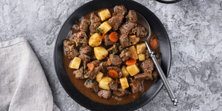 Como escolher carne para cozinhar na panela de pressão? Foto: Freepik