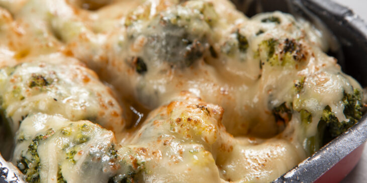 Brócolis ninja gratinado e cremoso. - Foto: Freepik