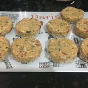 Receita: Hambúrguer de Grão de Bico Descomplicado - Foto: Reprodução