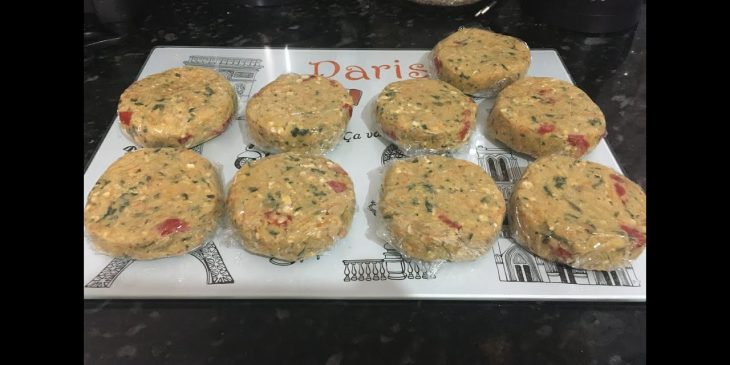 Receita: Hambúrguer de Grão de Bico Descomplicado - Foto: Reprodução