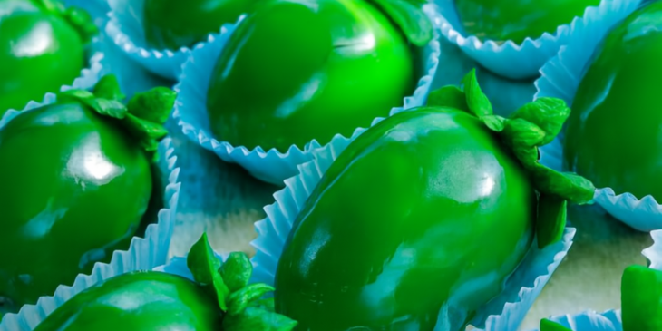 Como fazer morango do amor com pistache - Foto: Receitinhas