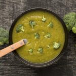 Sopa de brócolis preferida da Gisele Bündchen - Foto: Freepik
