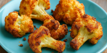 Couve-flor na air fryer: a versão empanada e sequinha que vira um petisco crocante