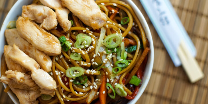 Noodle com Frango - Foto: Freepik