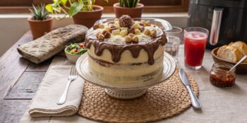 Bolo de Leite Ninho com Nutella: a combinação de massa fofinha, recheio cremoso e cobertura deliciosa