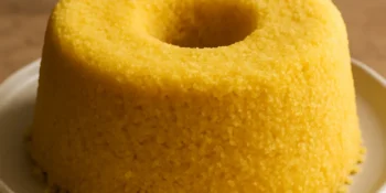 Truques infalíveis para deixar o bolo de cuscuz sempre fofinho