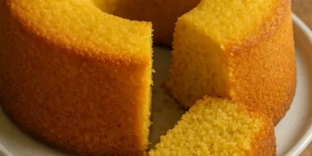 Bolo de flocão de milho irresistível e fácil de fazer