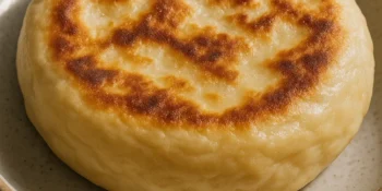 Este pão de frigideira é delicioso, fácil e fica pronto em apenas 5 minutos