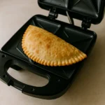 Pastel com três ingredientes na sanduicheira: pronto em 5 minutos