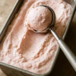 Sorvete caseiro fácil: faça 3 litros usando só um pacote de gelatina
