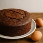 Bolo com 2 ovos de chocolate econômico: aprenda a receita fácil e rápida