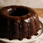 Esse truque vai manter o seu bolo de chocolate molhadinho por dias