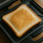 Pastel de 3 ingredientes na sanduicheira em apenas 5 minutos: aprenda o lanche