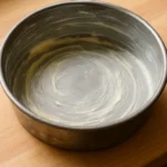 Pare de untar forma com farinha: descubra a mistura que deixa qualquer bolo irresistível