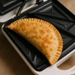 A melhor receita de pastel caseiro feita só com a sanduicheira em 10 minutos