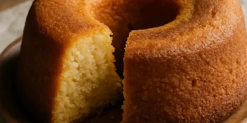 Como fazer bolo de mandioca de liquidificador super cremoso em poucos minutos