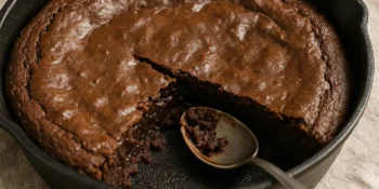 Brownie cremoso de frigideira em 10 minutos: truque perfeito e sem forno