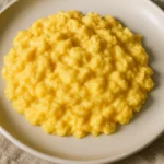 Como fazer ovo mexido cremoso sem manteiga: truque de um cozinheiro profissional