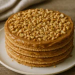 Torta de bolacha com doce de leite e amendoim: receita fácil que some da travessa