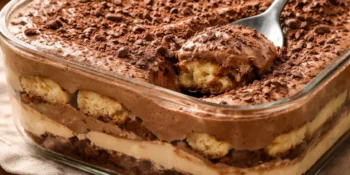 Pavê de mousse de chocolate: sobremesa rápida, elegante e sem forno