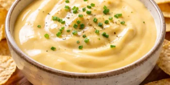 Como fazer o molho de queijo perfeito sem leite, creme ou farinha
