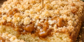Cuca de banana com doce de leite que não sobra nem migalha