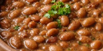 Como fazer feijão com caldo grosso: o ingrediente simples que muda tudo