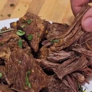 Sua carne de panela favorita em 30 minutos; veja receita fácil de fazer