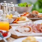 Café da manhã de hotel: Veja receita com ingredientes simples para animar o seu dia