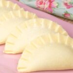 Sobremesa gelada com poucos ingredientes e pronta para servir a qualquer hora