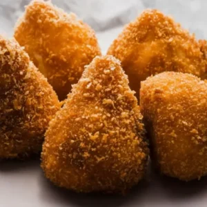 Não precisa comprar: Coxinha crocante muito fácil que você pode fazer em casa