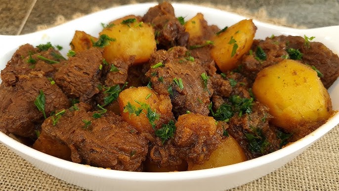 Carne de panela com batatas: receita fácil pronta em 45 minutos