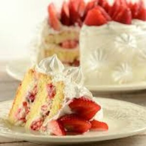 Bolo de leite Ninho com morangos: massa fofinha e recheio cremoso